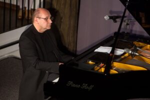 18026_Pawlik_1