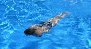 27714_swim-422546_1280