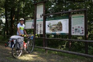 28415_DR.0620.79.2016-Tomasz-Swiatek-od-lat-fotografuje-lesne-tablice-informacyjne