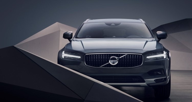 50313_262868_studio_images_-_the_refreshed_volvo_s90_recharge_t8-750x400