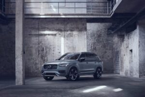 51254_265712_xc90_recharge_plug-in_hybrid_r-design_in_thunder_grey-1250x833-resizer-_750
