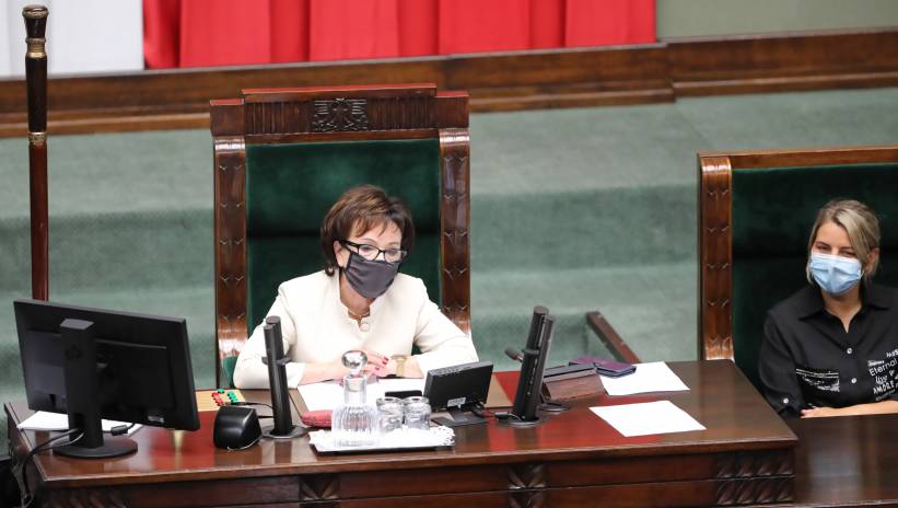 55547_40058838_40058685