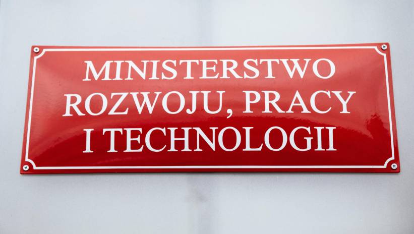 55553_40062988_40062949