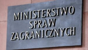 55717_40136667_30043847