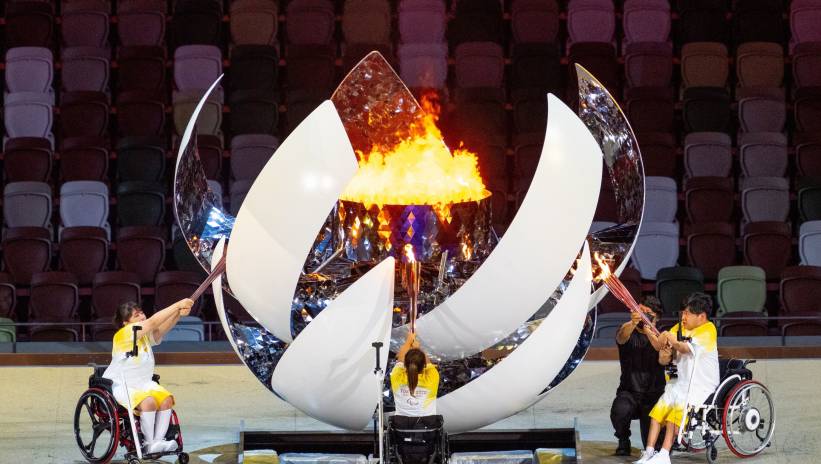 55760_40150975_40150941