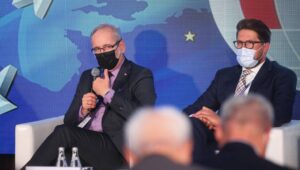 56060_40260327_40260317