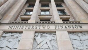 56076_40266380_28282823