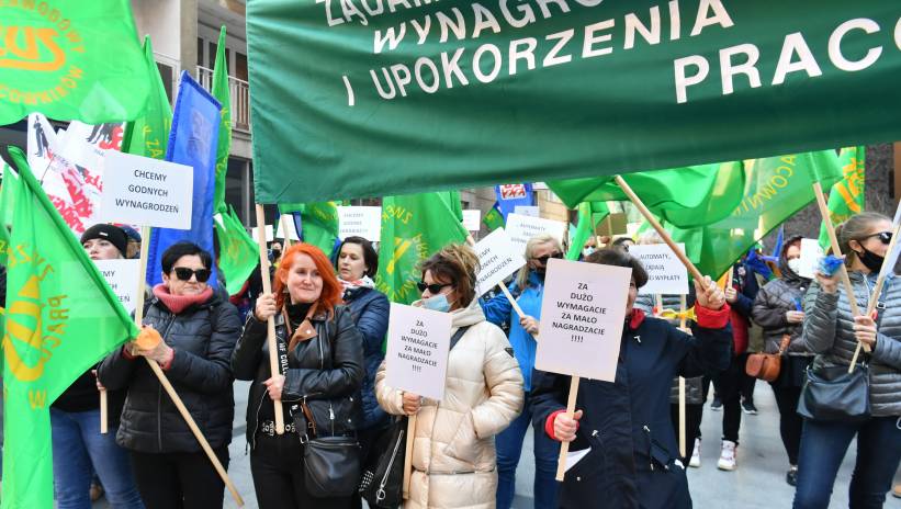 56906_40530458_40530420