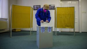 56910_40530789_40530786