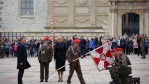 57046_40583781_40583765