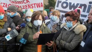 57224_40652947_40652943