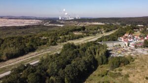 57278_40673342_40672657