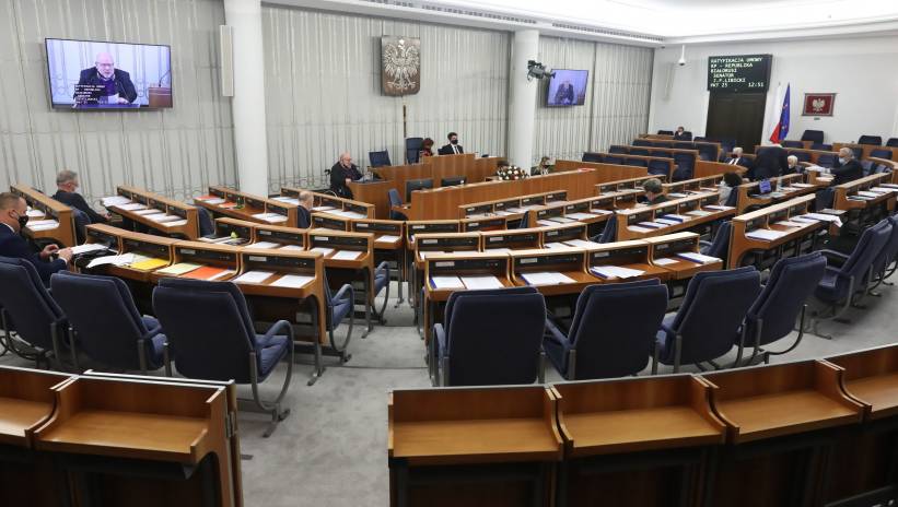 57363_40705484_40705461