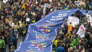 57487_40773236_40773231