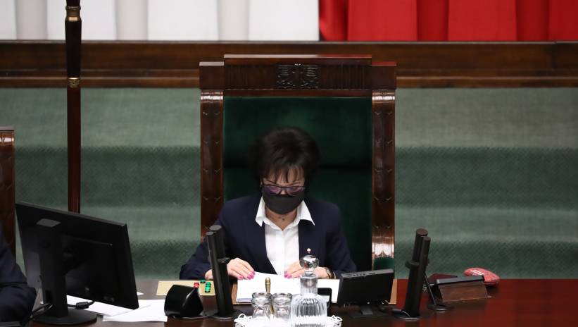 57547_40800657_40706101