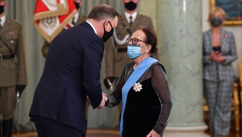 57627_40820667_40819092