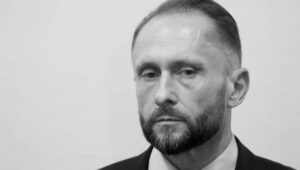 57733_40856514_40855827