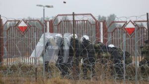 57815_40897728_40897726