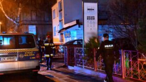 58500_41105936_41105917