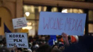 58611_41157740_41157735