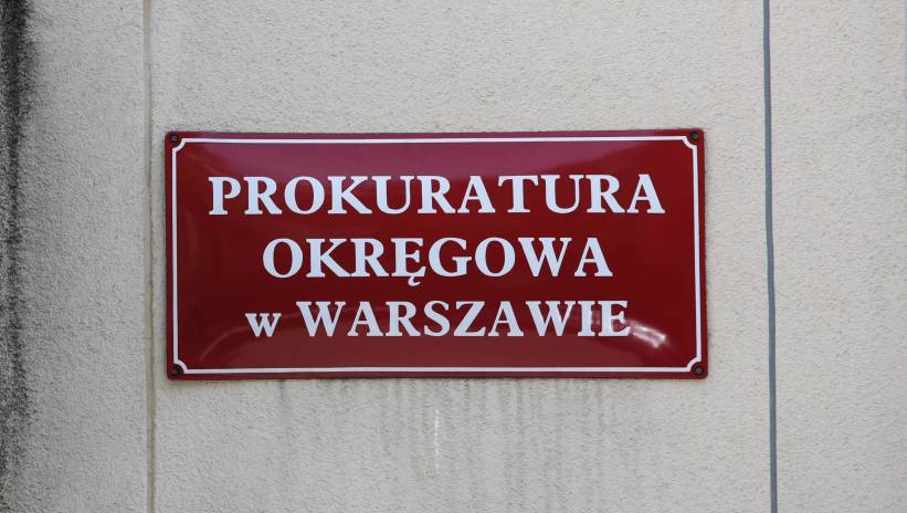 58733_41208022_41208017