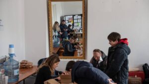 60495_41761311_41761302