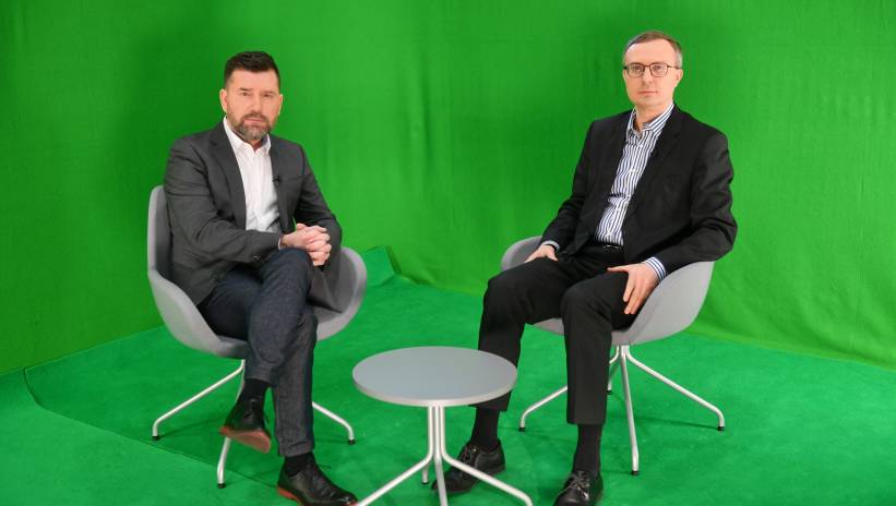 60697_41810177_41810140