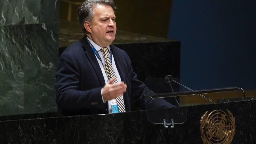 60716_41815357_41815016