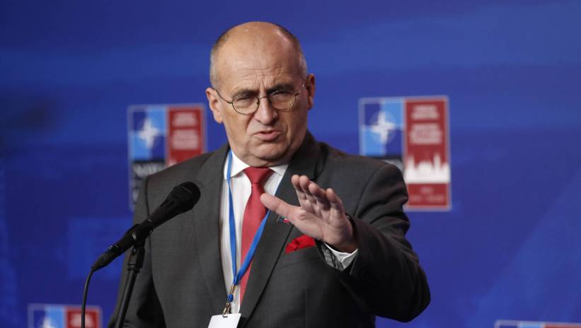 61115_41912315_41912141