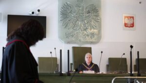 61225_41946788_41946015