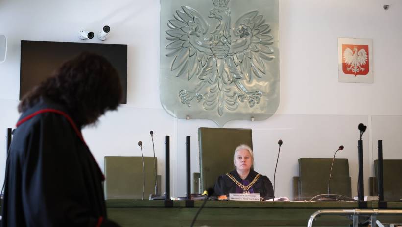 61225_41946788_41946015