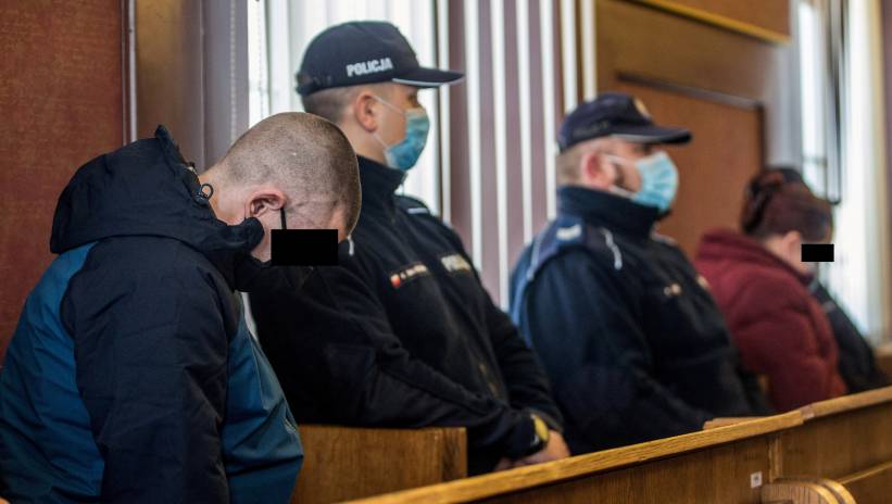 61246_41955115_41955114