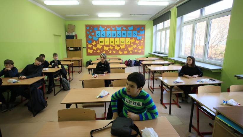 61367_41985228_41985090