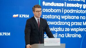 61751_42056272_42056259