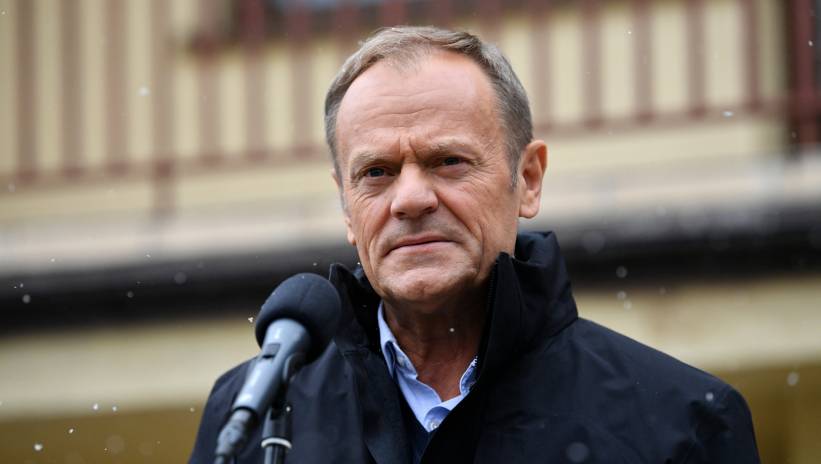 62088_42107105_42107104