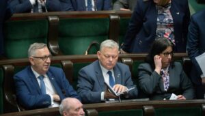 62200_42148259_42148216