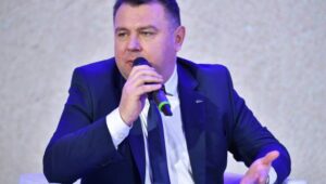 62208_42150855_42150812