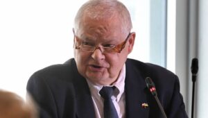 62495_42193957_42191374