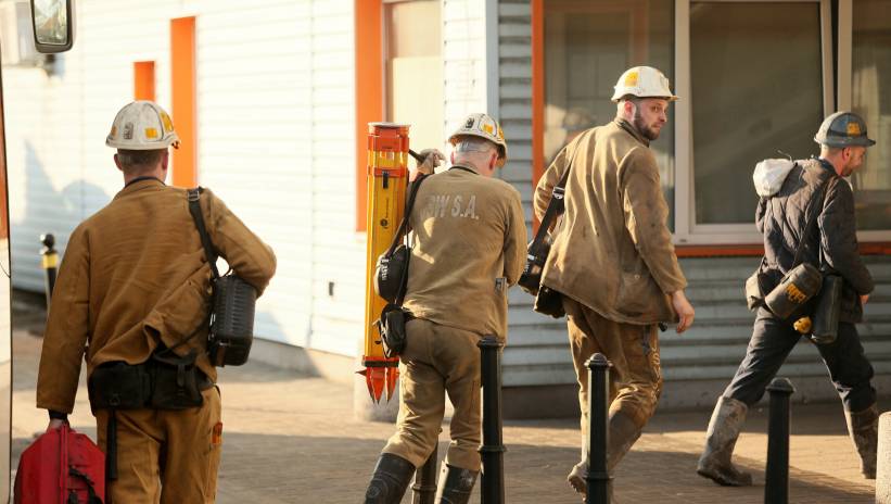 62718_42275408_42275397