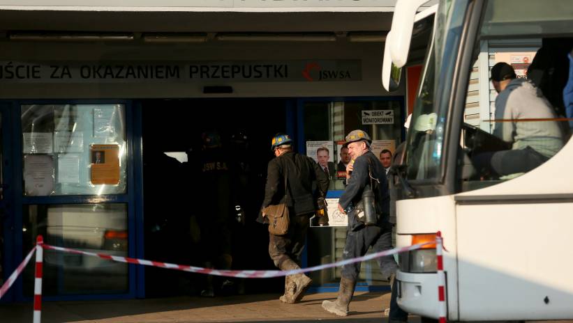 62823_42303095_42303092