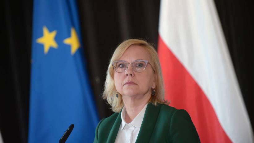 62825_42304058_42303081