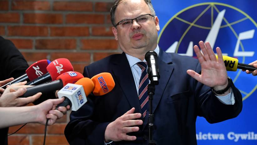 62842_42311023_42311021