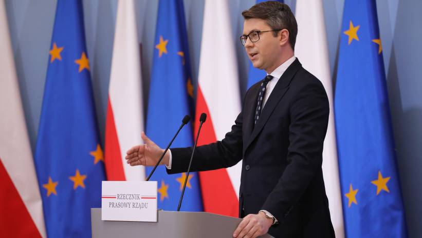 63186_42411211_42096502