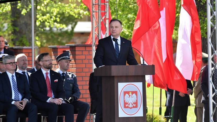 63231_42440297_42439270