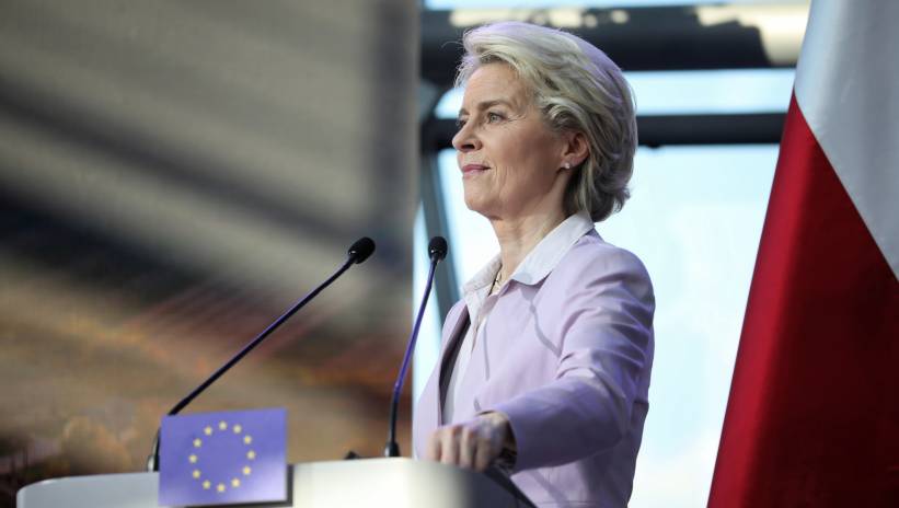 64023_42647352_42644036