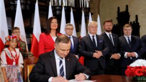 64040_42653454_42653439