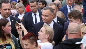 64049_42656646_42656584