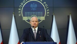 64081_42674072_42673963