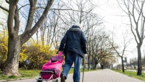 64083_42676021_42675994