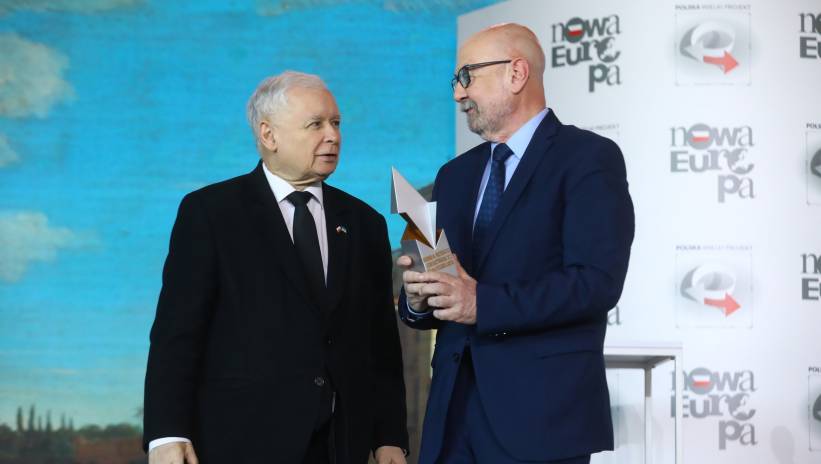 64138_42695177_42695153